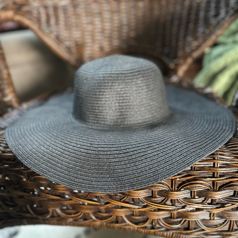Old Navy Charcoal Wide-Brim Hat